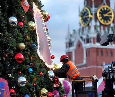 Монтаж больших ёлок в Перми